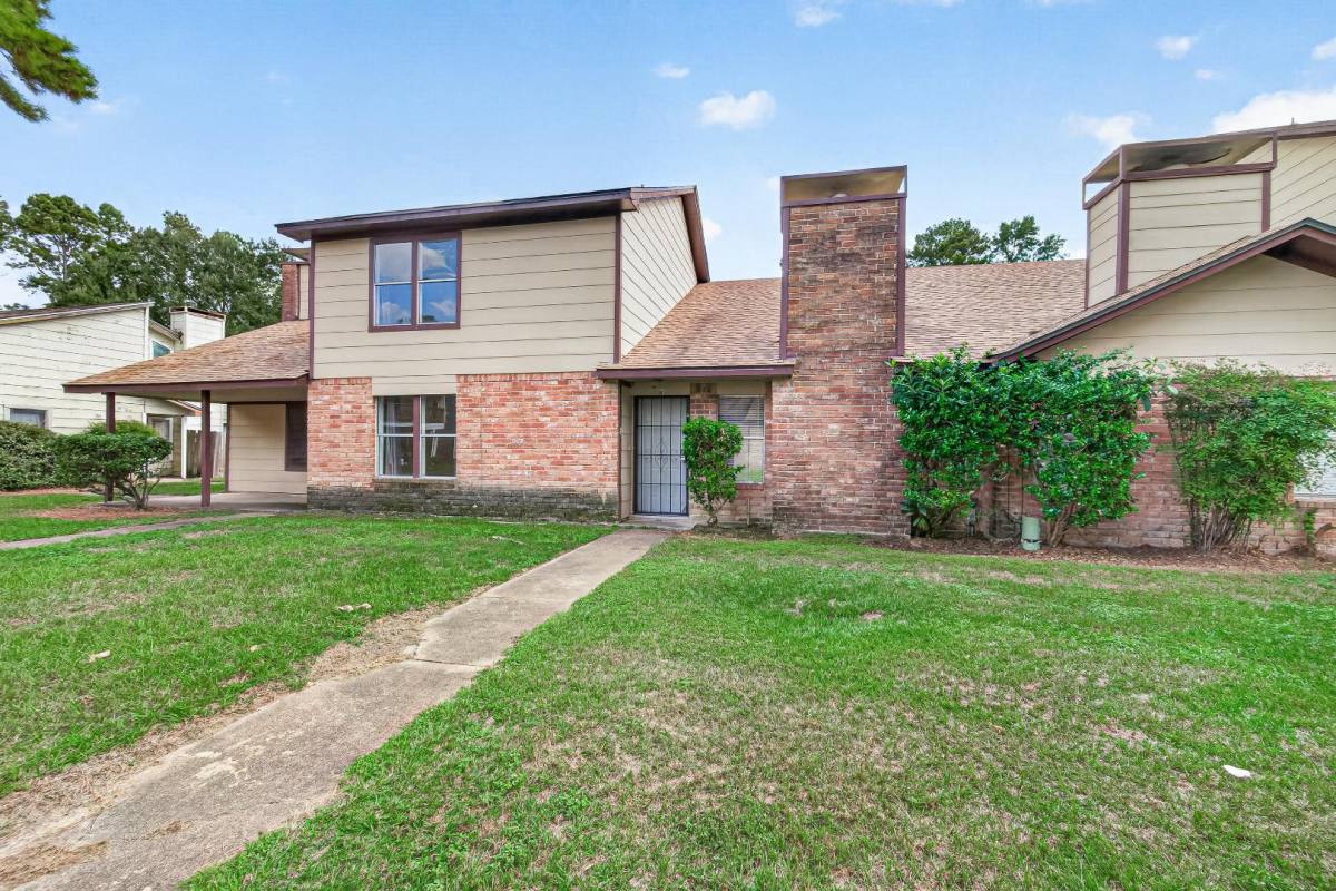 Townhouse for rent at 12278 Wild Pine Dr #B